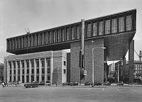 Здание Федерального собрания, 70-ые годы 20-го века (Источник: Национальная галерея) 