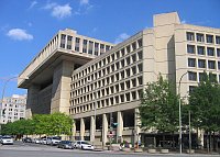 Здание ФБР в Вашингтоне (Фото: Aude, Wikimedia Commons, Licese CC BY-SA 3.0)
