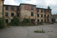 Здание фабрики в городке Брненец (Фото: Павел Вавроушка)