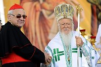 Кардинал Милослав Влк и Святейший Константинопольский патриарх Варфоломей (Фото: ЧТК)